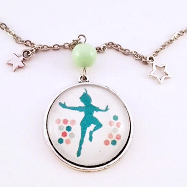 Sautoir Argent à Breloques, Pendentif Peter Pan, Perle Pastel, Chaîne Acier, Bijou Disney, Fait-Main, Original, Idée Cadeau Petite Fille