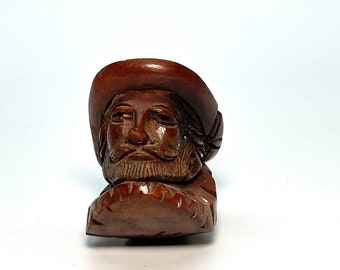 Briar Hand Carved Wood Face Pipe