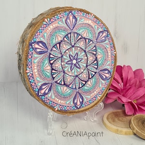 Mandala con puntini, pittura a punti, arte su fette di legno, mandala con puntini, pittura mandala, mandala dipinto a mano, opera d&#39;arte mandala, decorazione mandala