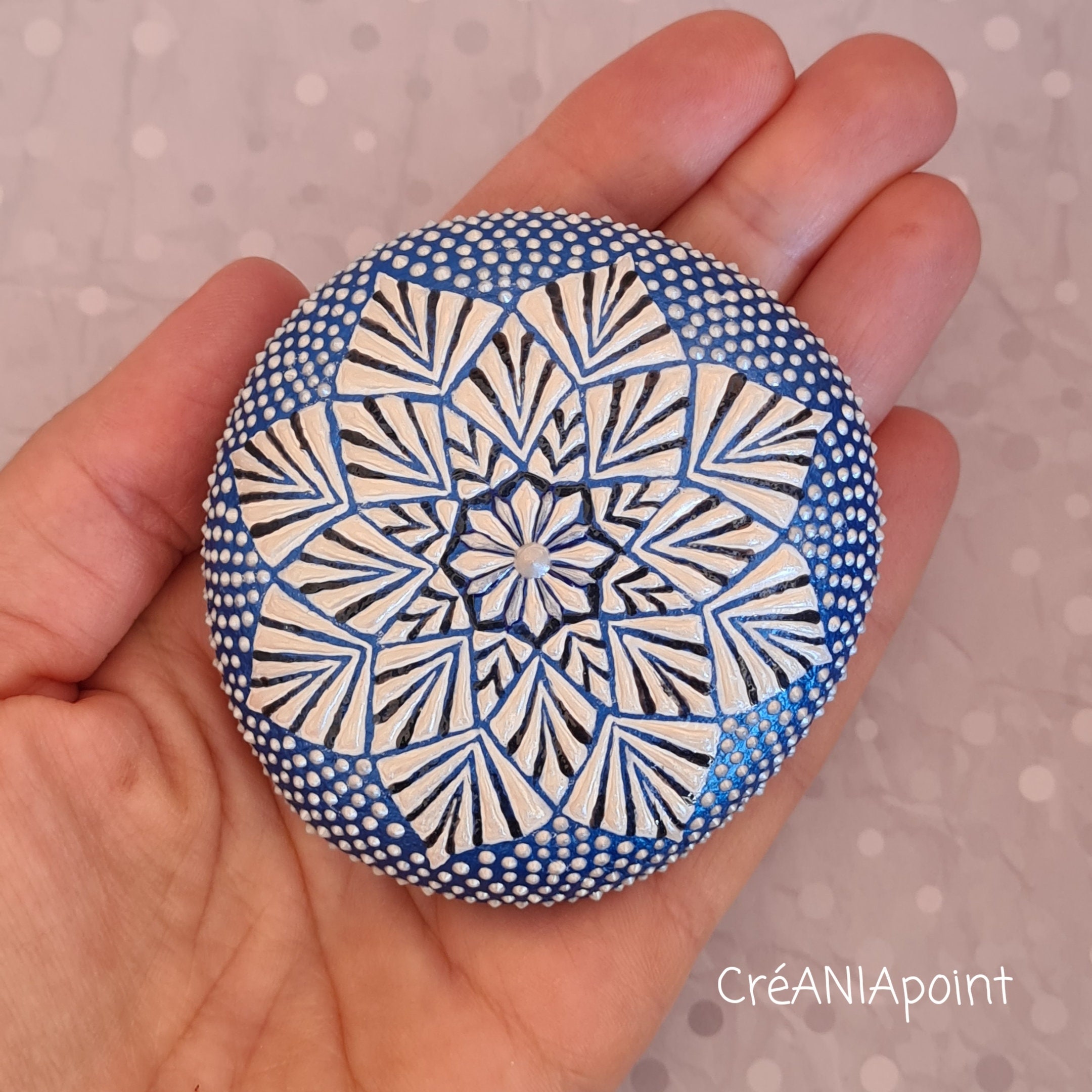 Mandala Original sur La Roche Peinte à Main Dans Peinture de Point