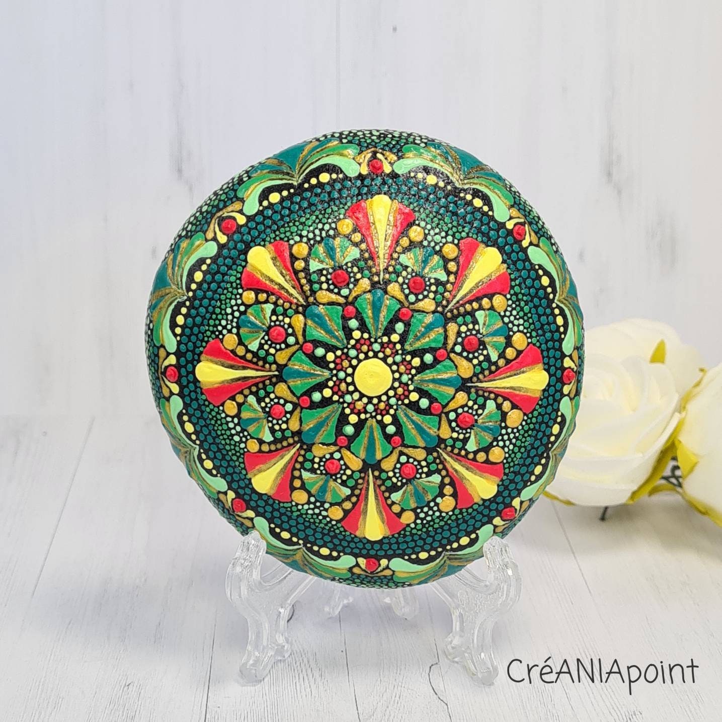 Pierre de Mandala à Points Peinte La Main Dans Peinture Points