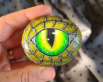 Dragon eye,Dragon art,Dragon lover gift,Dragon painting,Hand painted rock,Hand painted stone,Dragon stone,Gothic dragon,Dragon ornament