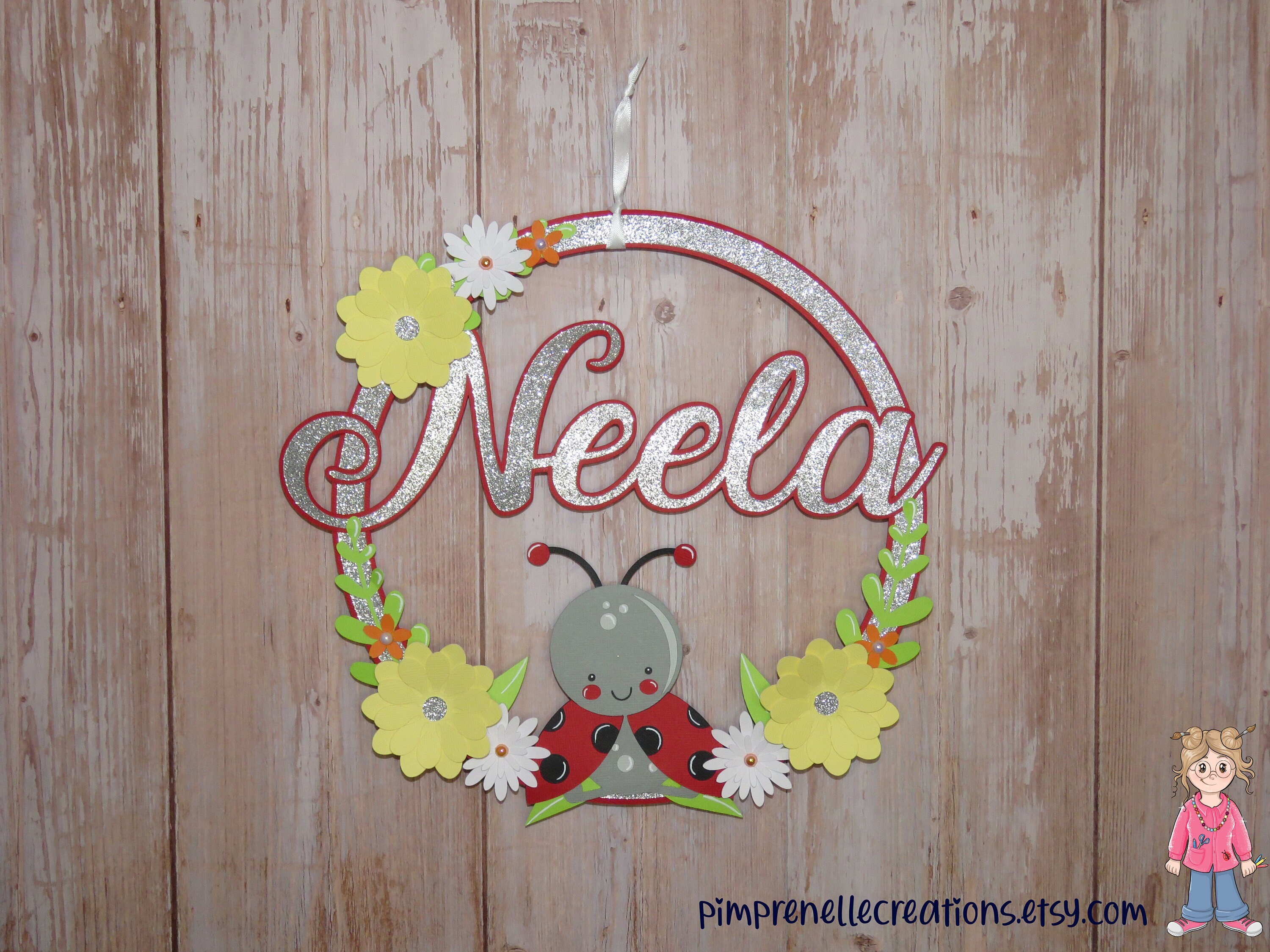 Couronne de Porte avec Prénom Personnalisée, Couronne Coccinelle et Fleurs, Déco Coccinelle, Chambre