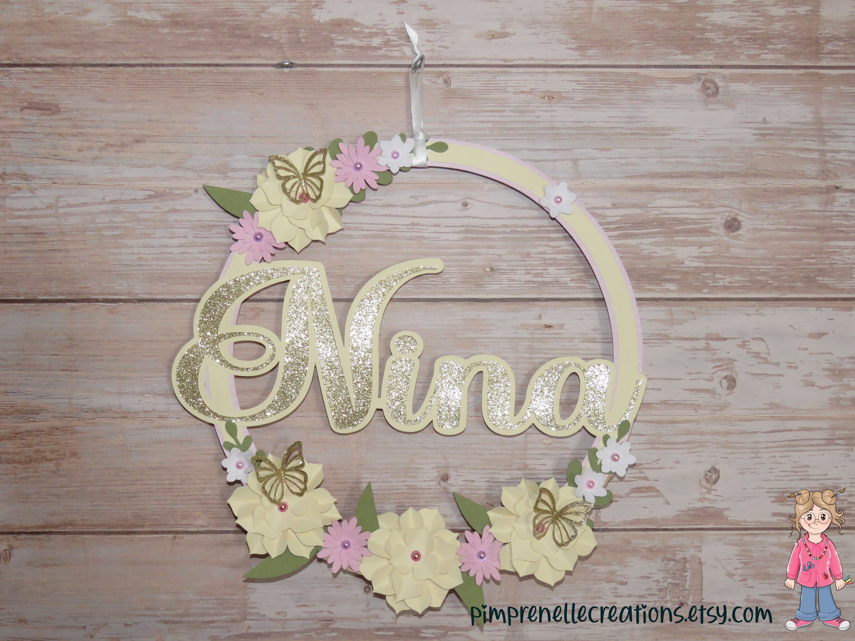 Couronne de Fleurs avec Prénom Personnalisée, Couronne Doré et Beige, Suspension Fleurie Pour Chambr