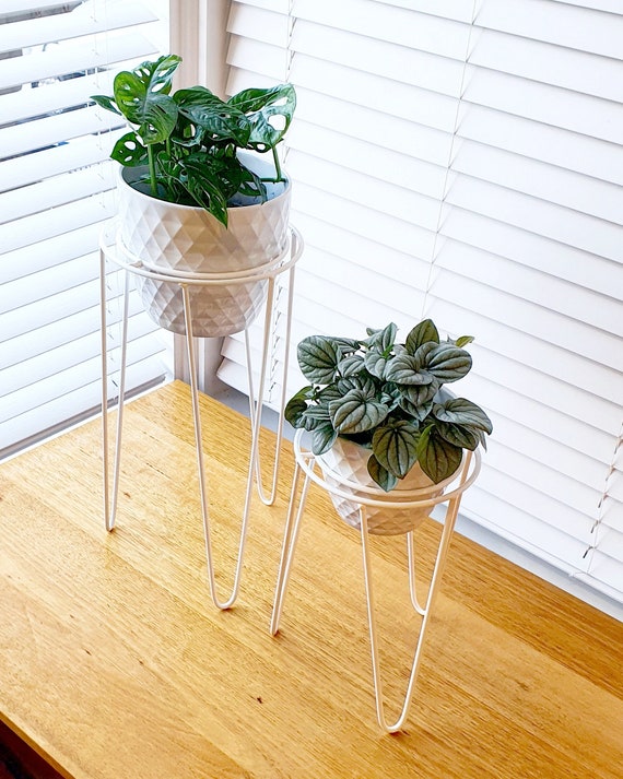 Hairpin leg stand deals
