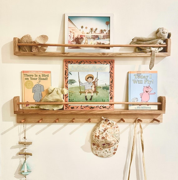 Kinderzimmer Kombo - Bücherregal und ein Regal + Pegboard: Australisches handgemachtes Holzregal