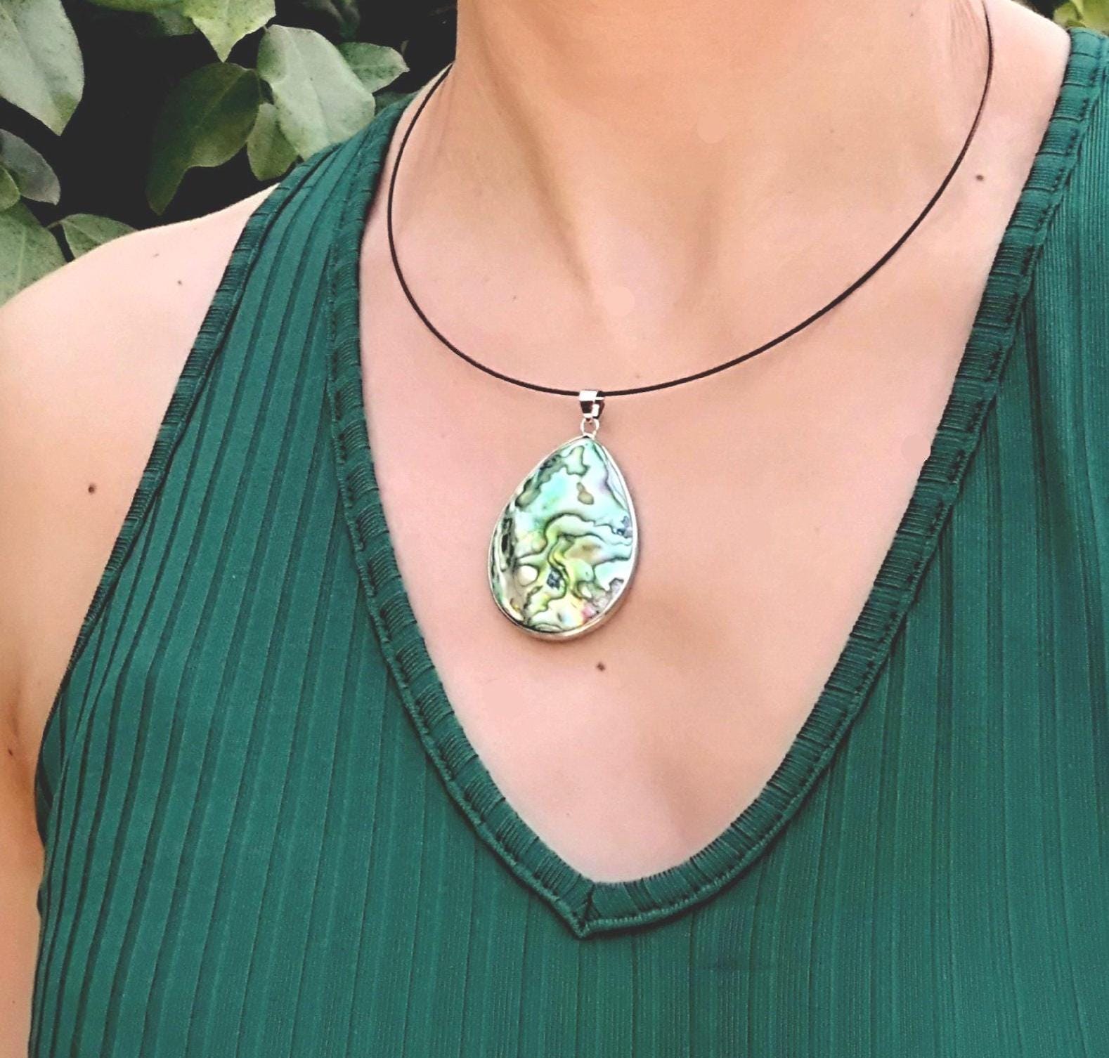 Collier Vintage Avec Pendentif Nacre Abalone - Longue Chaîne, Occasion état Impeccable
