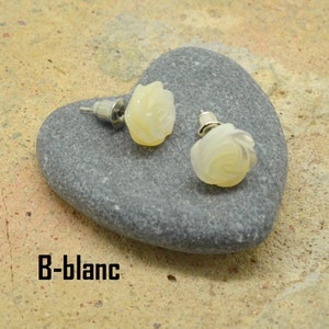 Boucles d'oreilles puce, fleur rose, nacre, en métal argenté B-blanc