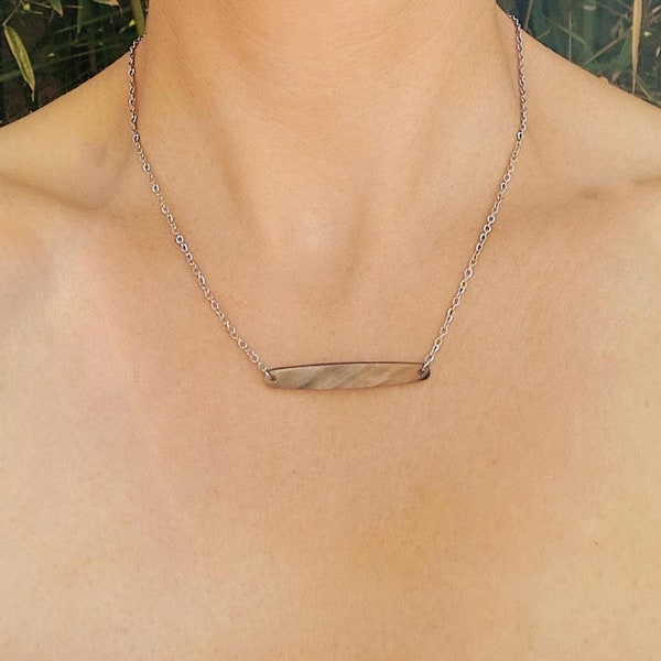 collier tong, en nacre, métal argenté