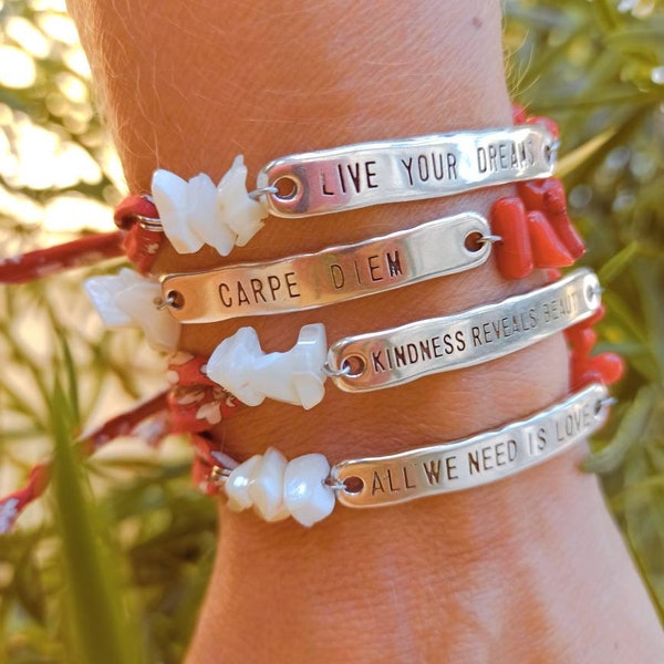 bracelet libety, message, corail et coquillage, noeud coulissant