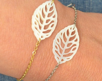 women's bracelet, white mother-of-pearl leaf