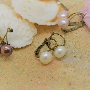 oorbellen, slaper, zoetwaterparels, parelmoerwit, bronzen metalen steunen, bruiloft