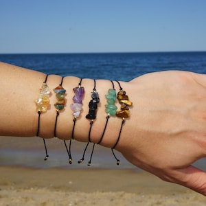 Armband med helande kristaller, armband med andlig ädelsten, armband med naturstensträng, justerbart ädelstensarmband, armband med kristallpärlor bild 3