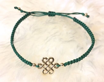 Green Macrame Bracelet, Irish Infinity Knot Bracelet, St Patricks Day Bracelet, Celtic Knot Bracelet, Lucky Green Bracelet, Irish Bracelet