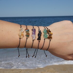 Armband med helande kristaller, armband med andlig ädelsten, armband med naturstensträng, justerbart ädelstensarmband, armband med kristallpärlor bild 7