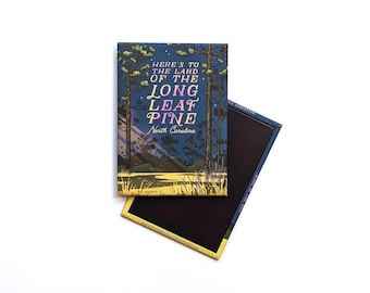 Imán de Carolina del Norte // pino de hoja larga • recuerdo • imán de viaje • imán de nevera • diseño vintage • imán sólido • recuerdo de Carolina del Norte