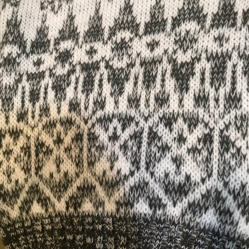FoxDale Sz 4T Vintage 80\u2019s Norwegian Print Grey Black White Winter SKI Snowflake Sweater by