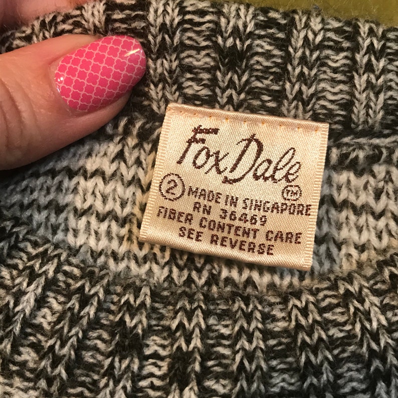 FoxDale Sz 4T Vintage 80\u2019s Norwegian Print Grey Black White Winter SKI Snowflake Sweater by