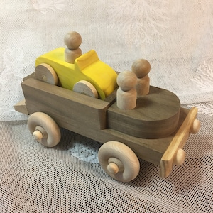 Brinquedo transportador de carro de nogueira: conjunto de veículos de madeira