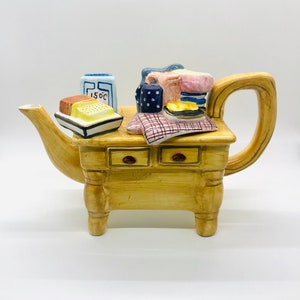 Unique Vintage 1990’s Desk top Teapot, Unique Teapots, Fun Teapots, Vintage Kitchen Decor, Kitchen Accessories, Ceramic Teapots, Vintage