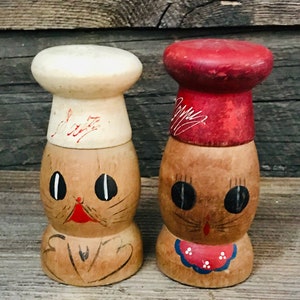 Vintage Hand Painted Japan Salt and Pepper Shakers, vintage shakers, wooden salt and pepper shakers, s and p shakers, vintage salt shakers