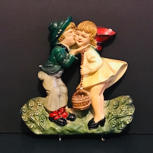 Beautiful 1950’s Vintage Chalkware Kissing Couple, Vintage Chalkware, Chalkware, Vintage home decor, Vintage Wall Decor, Kissing Couple