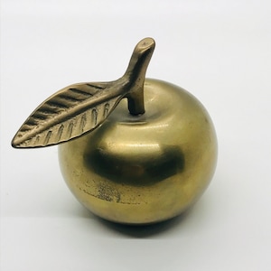 Vintage Brass Apple Shaped Dinner Bell Brass Collectibles Brass Apple Brass Dinner Bell Vintage Bells Vintage Bell Brass Apple Vintage Apple