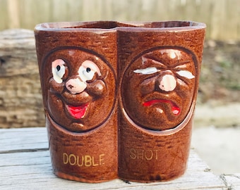 Vaso de chupito doble vintage de los años 60, vaso de chupito novedoso, vasos de chupito vintage, regalos divertidos, ideas de regalo, vaso de chupito de cerámica, artículos de bar vintage