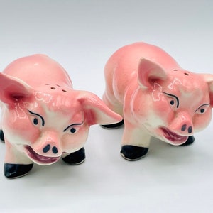 Great pair of Vintage 1960’s Pig Salt and Pepper Shakers, Made in Japan, Vintage Salt and Pepper Shakers, Vintage Pig Collectibles, Pig Love