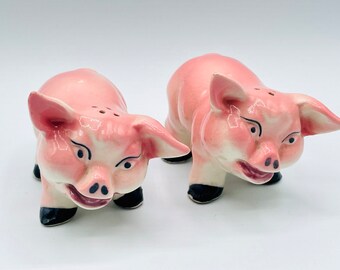 Great pair of Vintage 1960’s Pig Salt and Pepper Shakers, Made in Japan, Vintage Salt and Pepper Shakers, Vintage Pig Collectibles, Pig Love