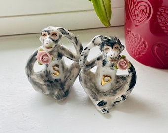 Adorable Monkey Vintage Salt and Pepper Shakers, 1950's Novelty Monkey Salt and Pepper Shakers, Made in Japan, Vintage Kitchen Accessories