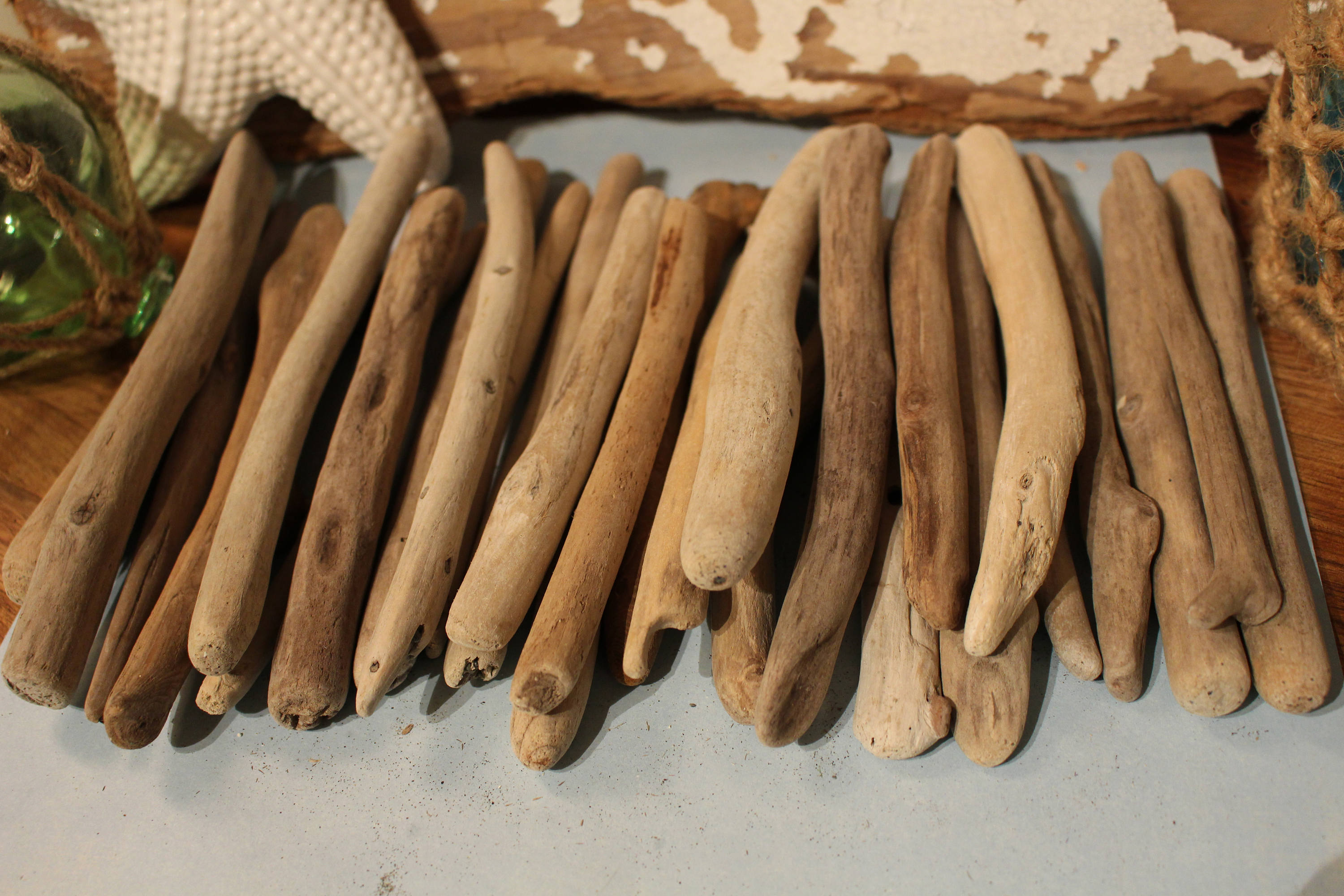 25 Pieces Of Large Surf Tumbled California Driftwood Sticks Beach Decor Craft Supplies 6"-8"