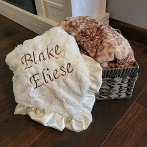 Fawn minky blanket,baby blanket,ruffle blanket, neutral blanket,fawn and ivory