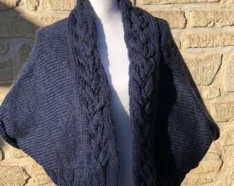 Gilet cape femme bleu avec torsade