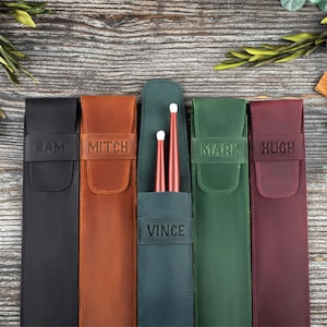 Funda para baquetas personalizada - Soporte para baquetas personalizado - Funda para baquetas con relieve - Accesorios para batería - Estuche para baquetas con grabado