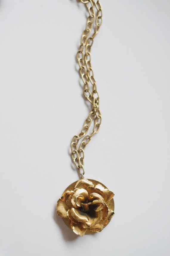 vintage gold metal rose necklace