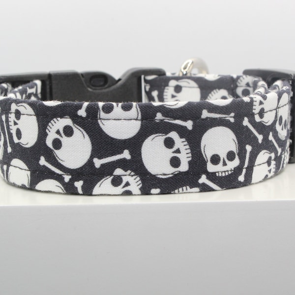 Skulls dog collar, Halloween dog collar, Handmade dog collar, Custom dog collar, Fabric dog collar, Print dog collar, Dog collars, Dogs.