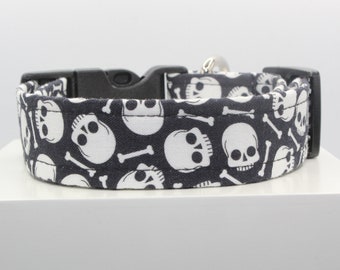 Skulls | Handmade dog collar, Fabric dog collar, Adjustable dog collar, Durable dog collar, Stylish dog collar, Pet collar gift