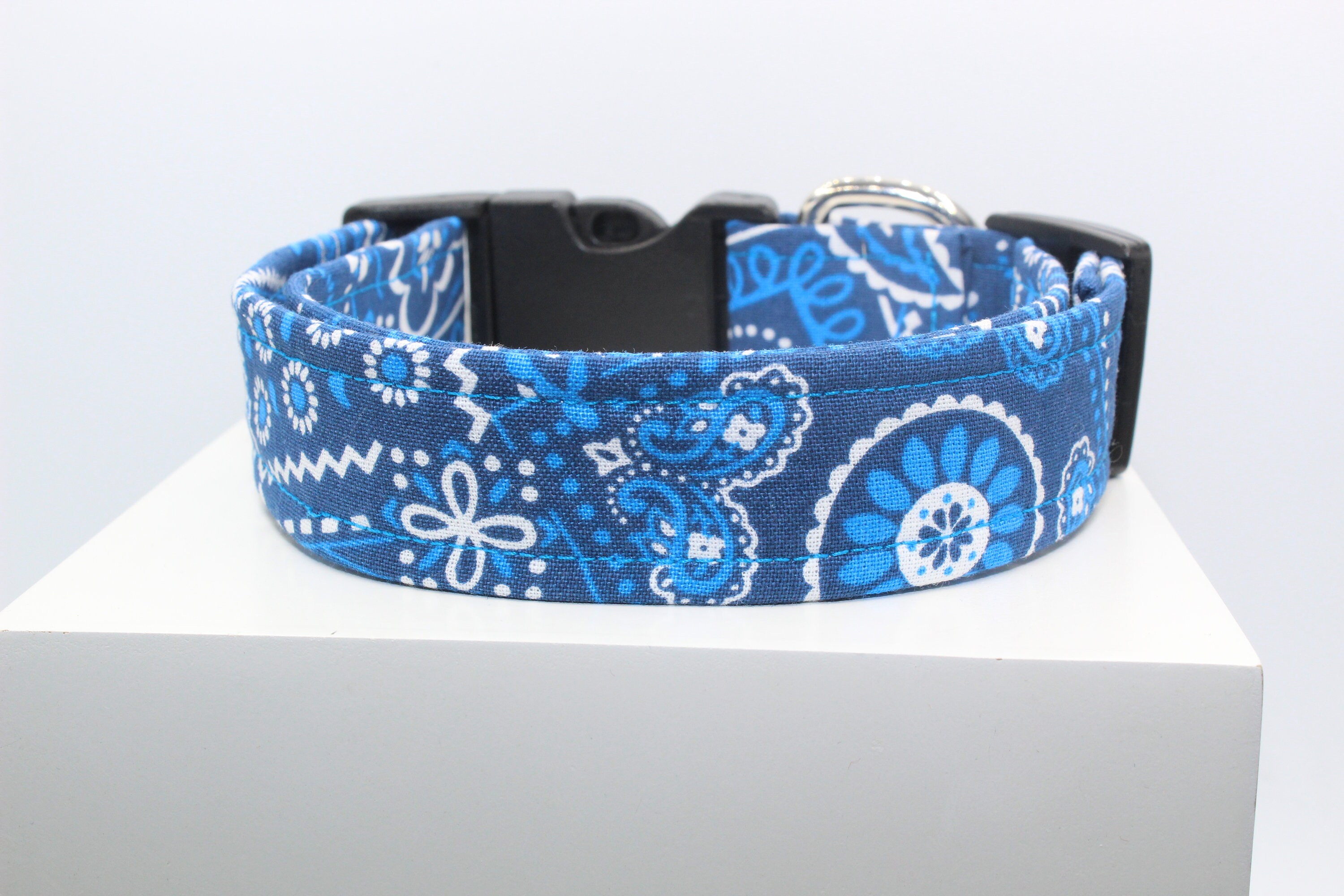 Blue bandana dog sale collar