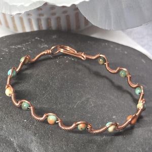 Gewelltes Kupferdraht Gewickeltes Achat Armband, Grün Blau Orange Perlen
