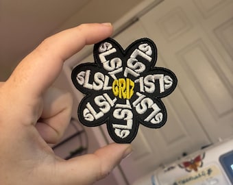 GRiZ Show Love Spread Love Daisy Patch | Geborduurde EDM Festival Patch | Rave Vest Hydratatiepack & Rugzakaccessoire | Gehaakte Muts | SLSL