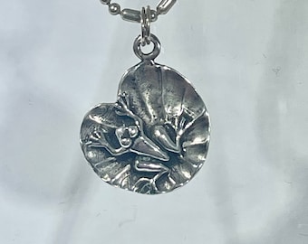 Sterling Silver Frog on a leaf Pendant Necklace Vintage Charm