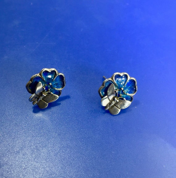 ヴィンテージシルバーブルーバタフライパンジーフラワースタッドピアス 