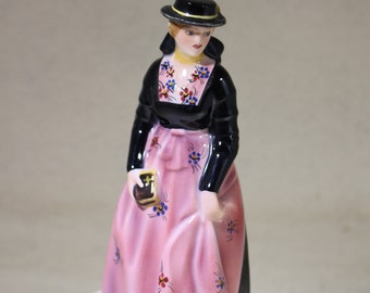 RARE Royal Belvedere Vienna Figurine Porcelain  1949 Woman Holding Bible Vintage
