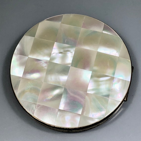 White Mother of Pearl Round Vintage Compact Brass… - image 1