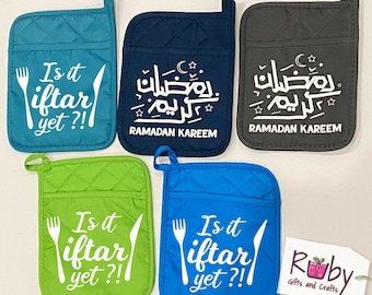 Ramadan personalized pot holder, Ramadan gift, Ramadan decoration, Polyster and Rubber Ramadan oven mitts. No cookie mix included.