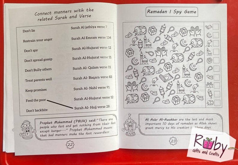 Puede incluir: Una ilustraci&oacute;n en blanco y negro de un juego de Ramadan I Spy. La imagen presenta una cuadr&iacute;cula de cuadrados con varios s&iacute;mbolos del Ramad&aacute;n, incluyendo lunas crecientes, linternas, cuentas de oraci&oacute;n y manos en oraci&oacute;n. Hay cuadrados en blanco a la derecha de la cuadr&iacute;cula para contar los s&iacute;mbolos.
