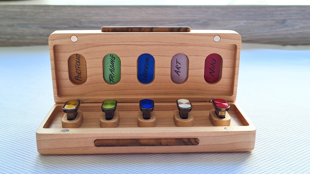 Handcrafted Maple USB Flash Drive Set With Storage Box - Etsy