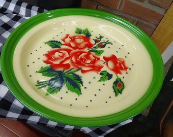 Vintage Red Rose Stencil Enamel Tray, Vintage Airbrushed Enamelware Tray with Roses and Green Edge, Bright MCM Flowered Enamelware Tray