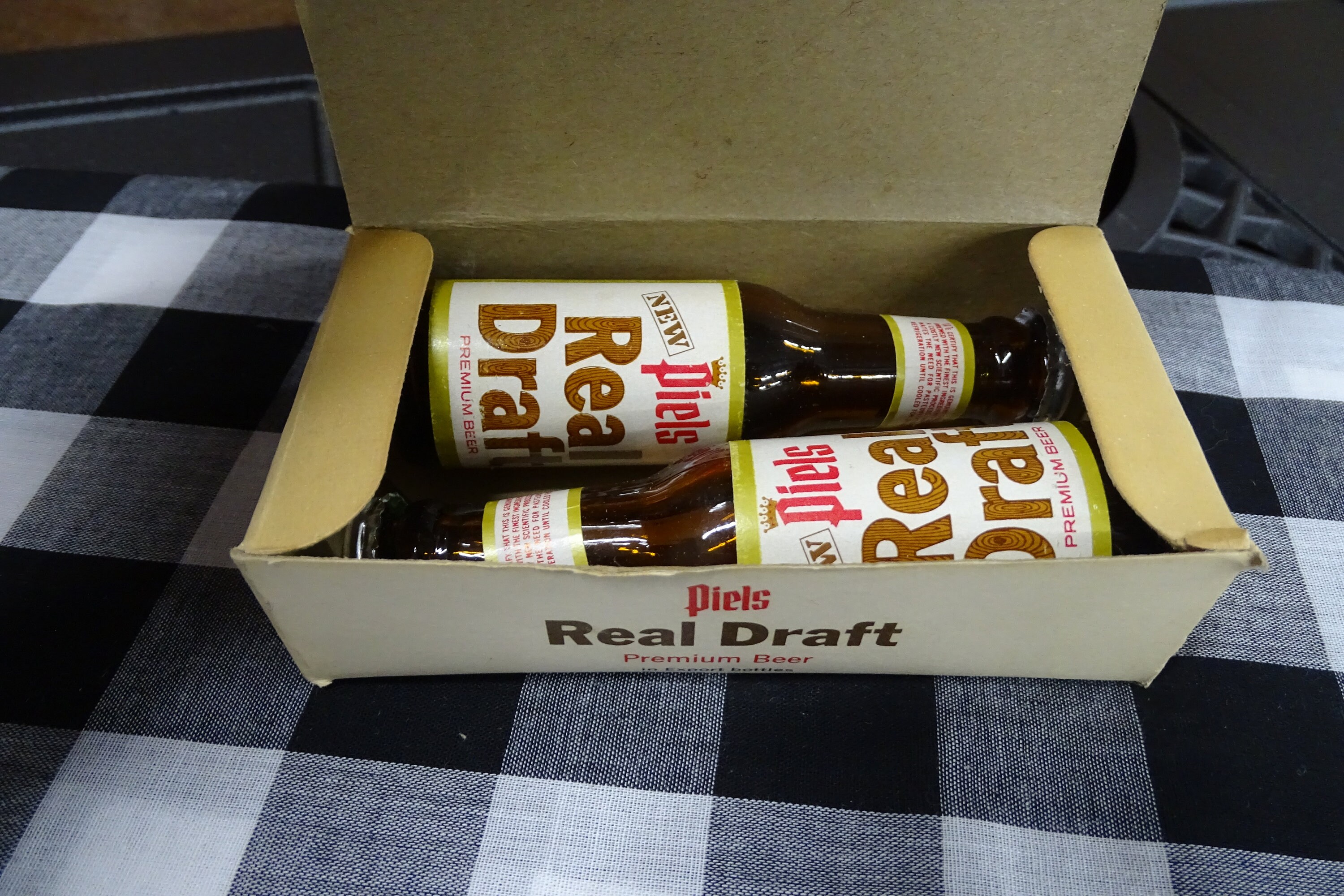 1950’s PIELS ピールズ ビール バート＆ハリー ビンテージ 塩胡椒入 Vintage Piels Beer Bottle Salt & Pepper Shakers - Brooklyn